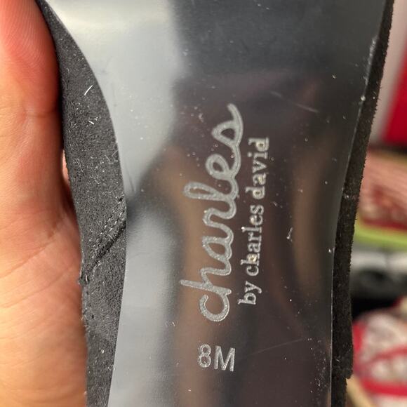 Charles by Charles David Women’s 8 Black Faux Suede Ankle Boots Kitten Heel New - Picture 8 of 10